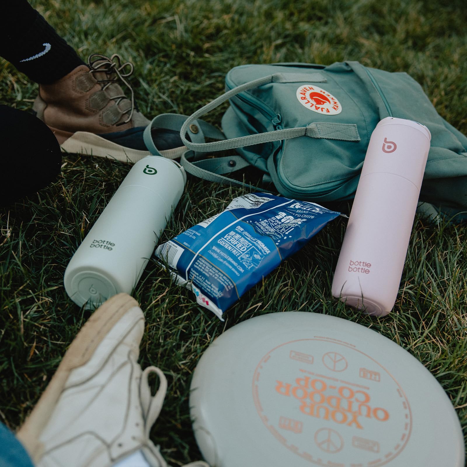 Bottle Bottle Stainless Steel Water Bottle 700ml with Straw and Lid Sports Insulated Metal Water Bottles with Handle(Light Green)